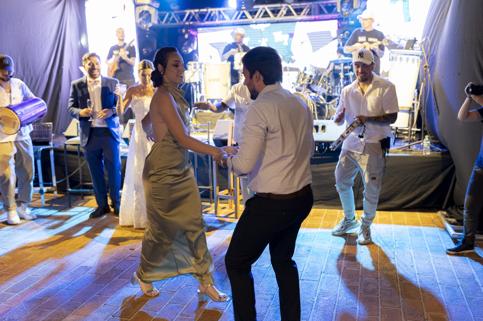 Dança dos noivos na recepção do casamento