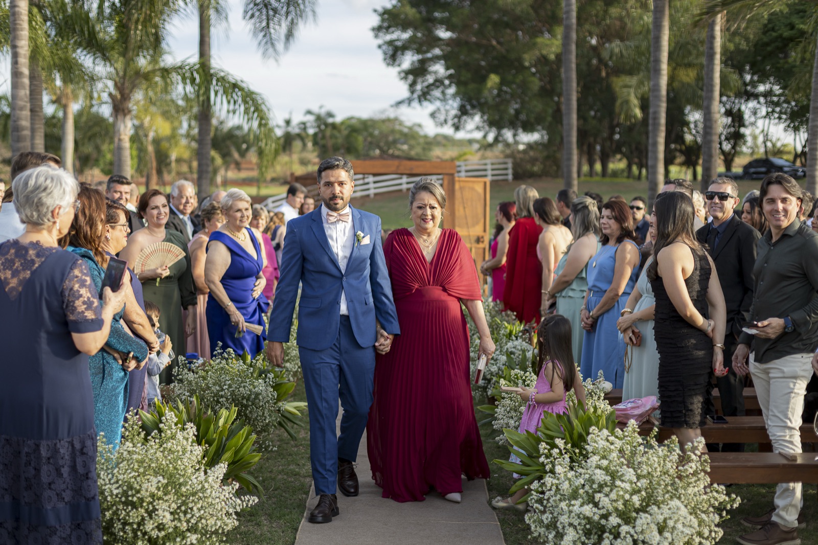 Entrada da noiva na cerimônia de casamento